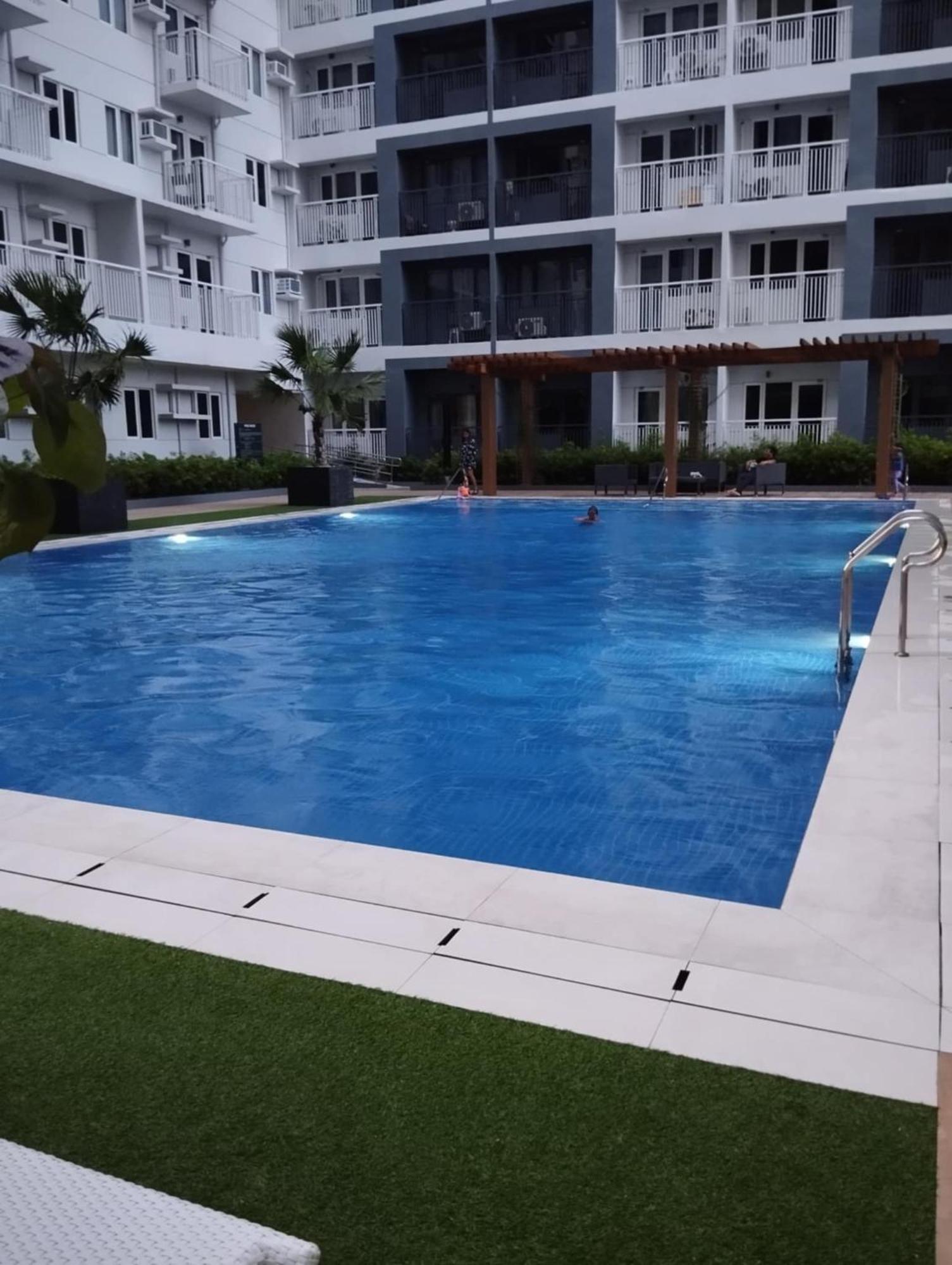 Rj Elite Escape 2Br Condo W Balcony Near Sm Iloilo Exterior photo